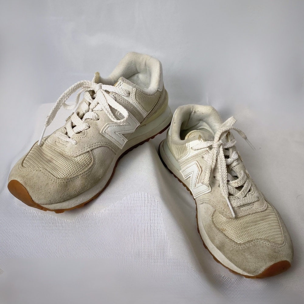 574 LUXE WOMEN'S BY NEW BALANCE CLASSICS Size 5.5